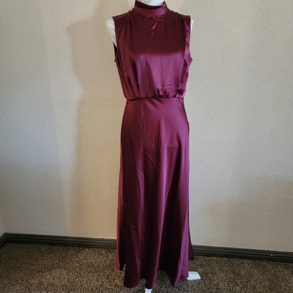 Lulus Classic Elegance Mock Neck Sleeveless Wine Satin Gown Sz M